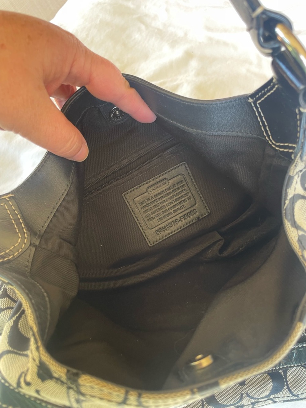 Coach Signature Hobo Bag Black White Canvas Leather Buckle 🖤 - Picture 2 of 6